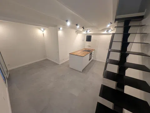 Piso en calle de les Carretes, 72