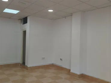 Local comercial en  Calle Puerto de Envalira 8 - Foto 6