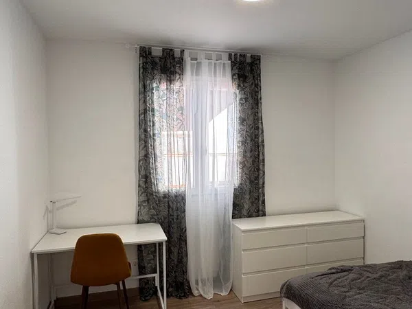 Piso en calle del Plus Ultra, 90 - Foto 4