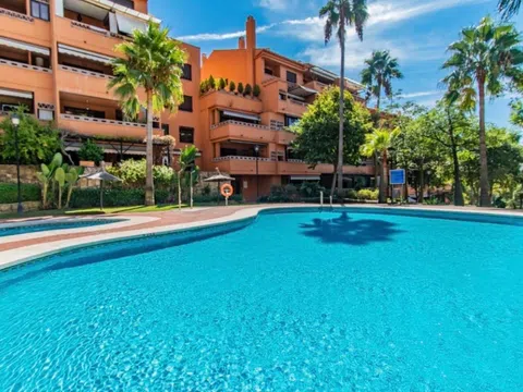 Piso en avenida Conde Rudi, 1
