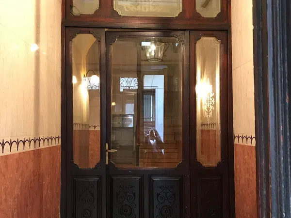 Piso en plaza de Jesús, 10