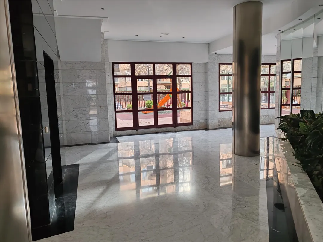 Piso en  Carrer de la Canal de Navarrés 9 - Foto 2