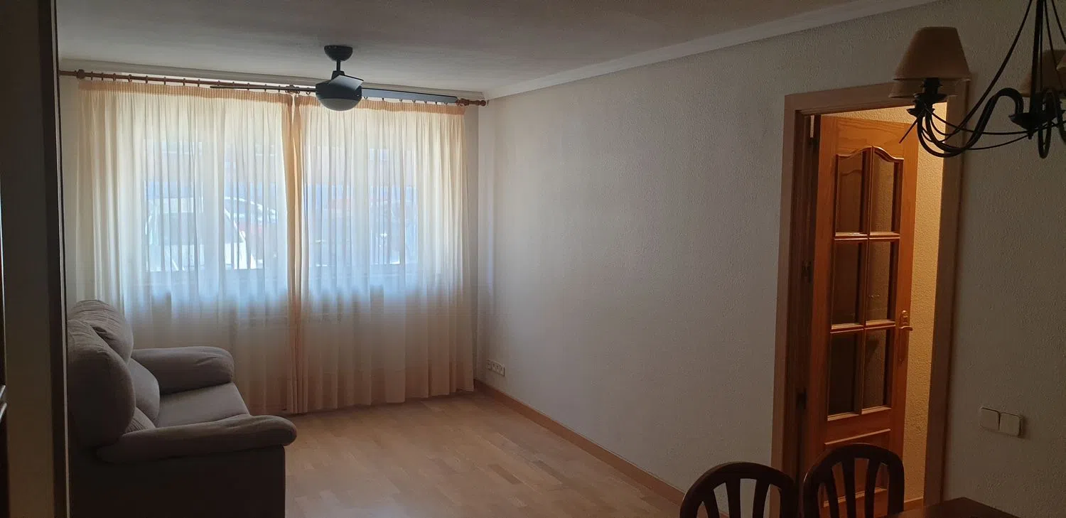 Piso en Barrio Zofío - Foto 1