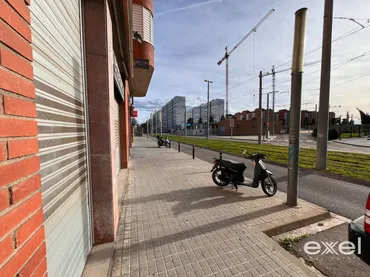 Local comercial en Cornellà de Llobregat - Foto 5