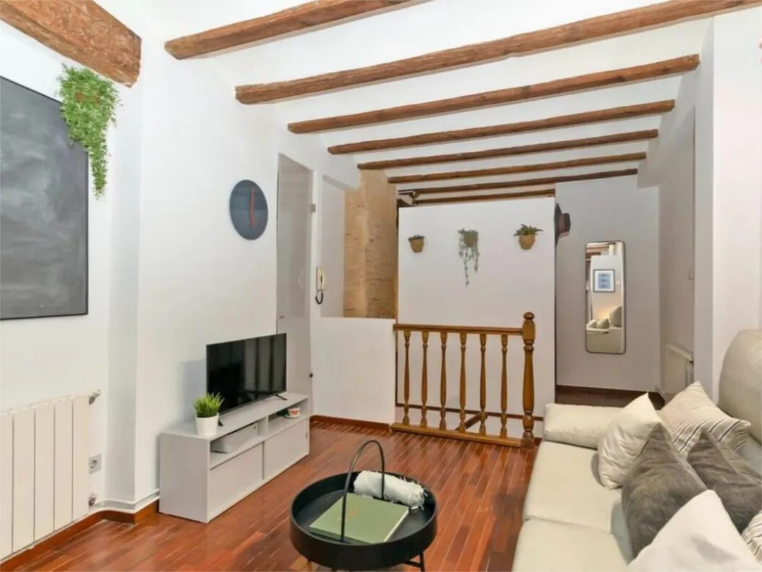 Piso en  Plaça de la Mare de Déu 1 - Foto 2