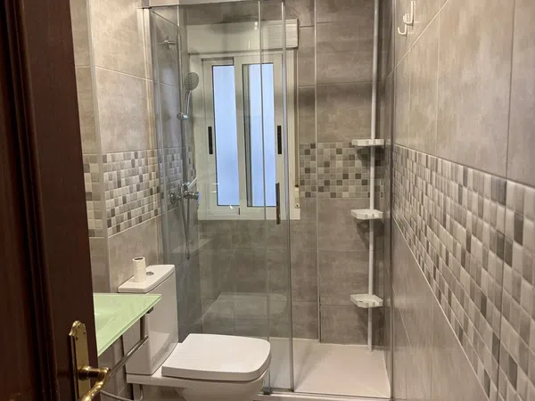 Piso en Reyes Católicos - Foto 4