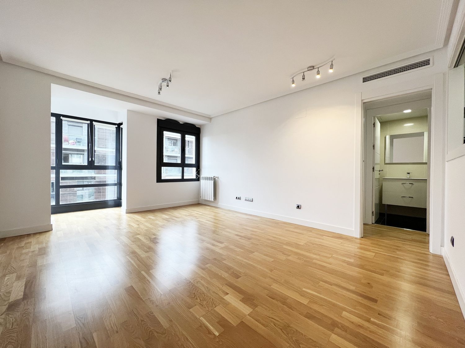 Piso en calle Rabanal del Camino, 13 - Foto 3