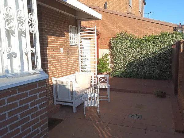 Chalet pareado en Urbanización Montelomas s/n dos - Foto 2