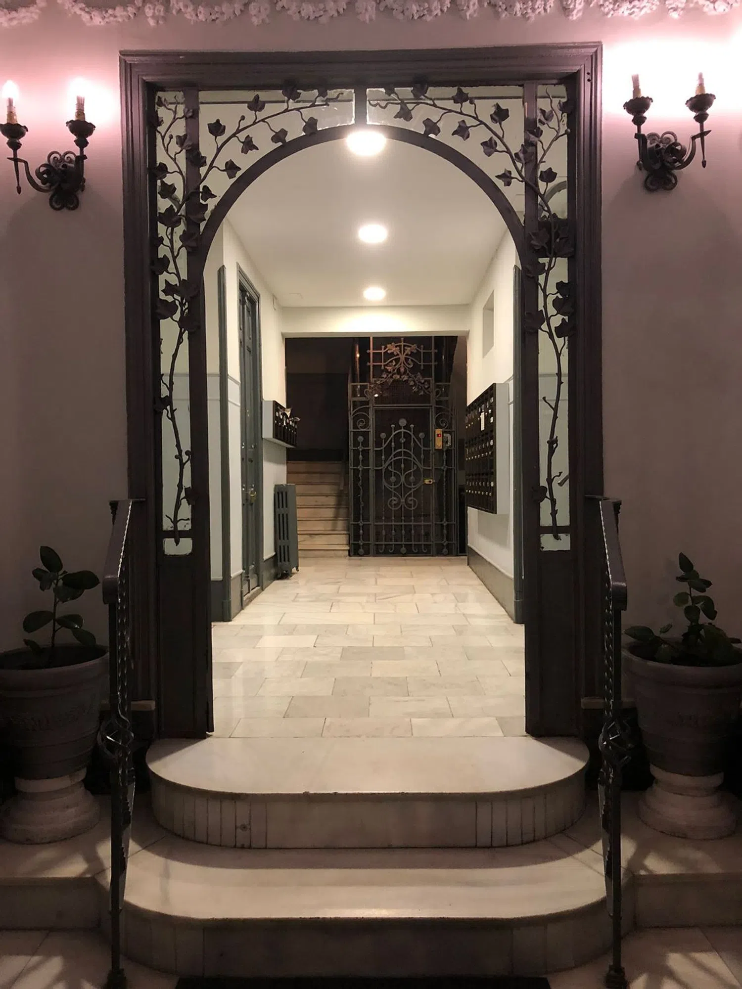Piso en calle de Guzmán el Bueno, 45 - Foto 2