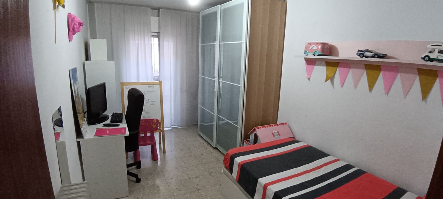 Piso en La Alhóndiga - Foto 1