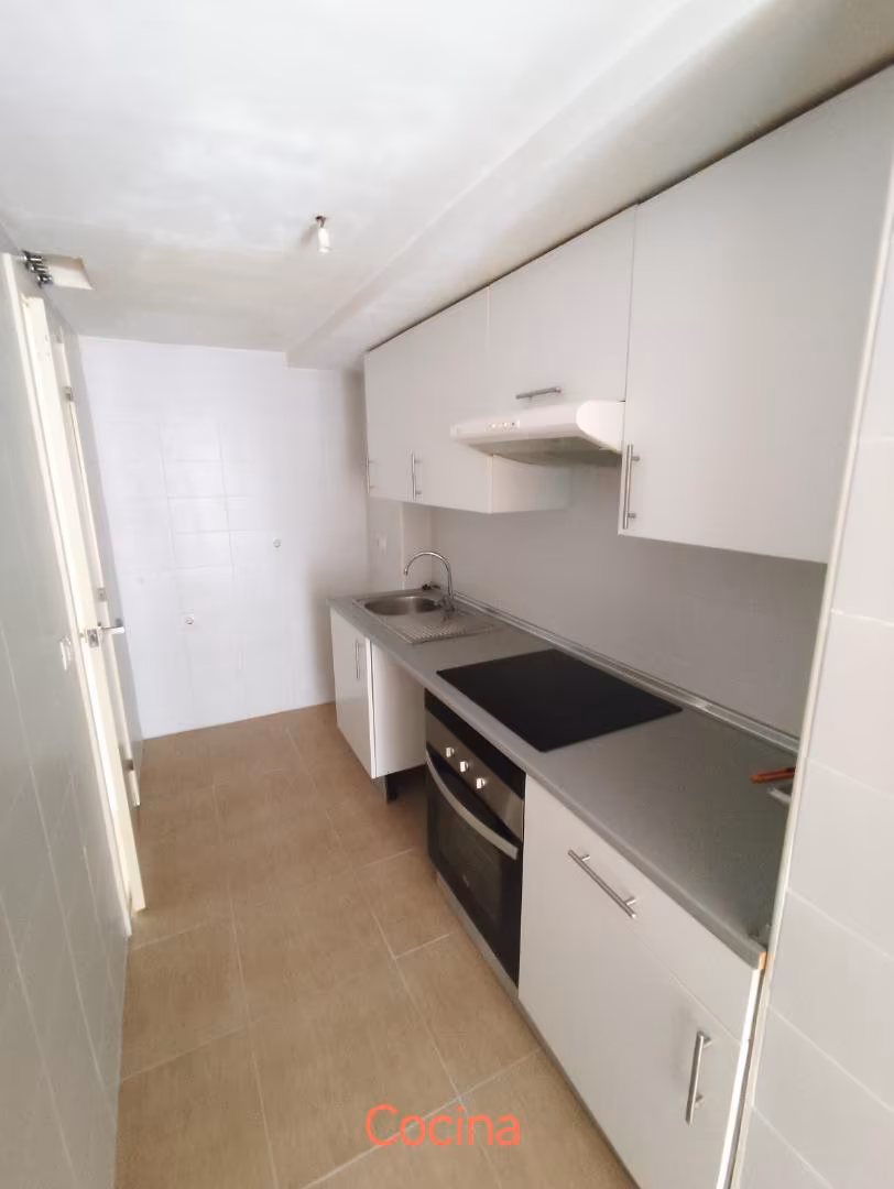 Piso en  Avenida Carmen Laforet 9 - Foto 11