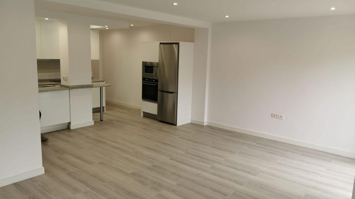 Piso en Avenida de la Costa, 145, Centro - San Lorenzo - Foto 2