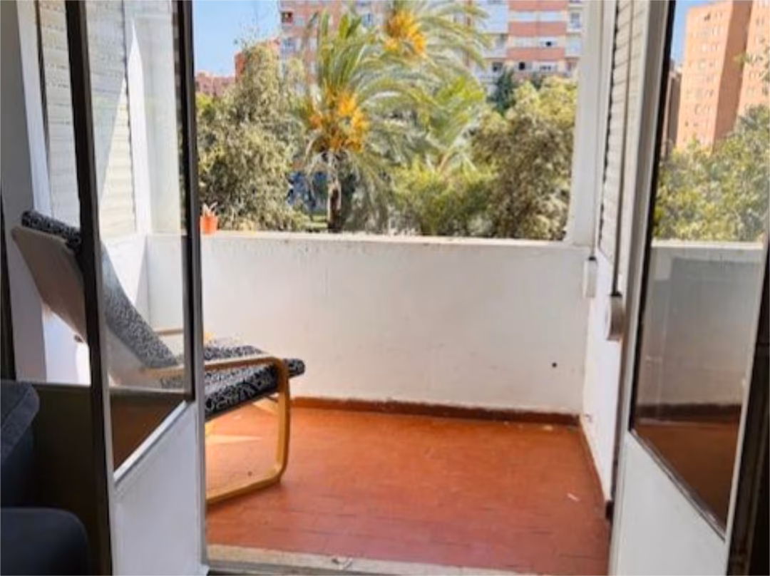 Piso en  Avinguda de Blasco Ibáñez 79 - Foto 2