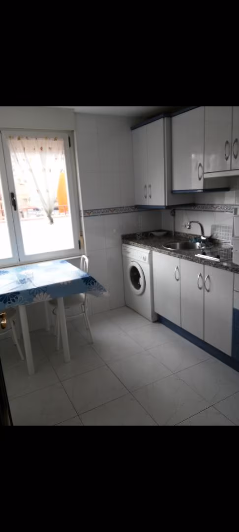 Piso en  Calle Hermanas Fidalgo Morales 96 - Foto 4