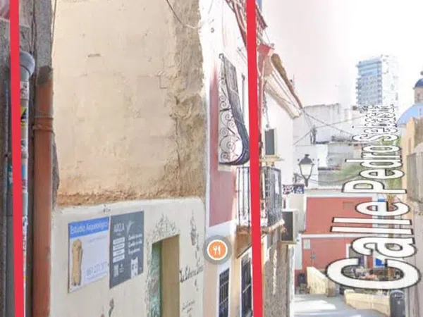 Chalet adosado en calle Pedro Sebastià, 4 -6 - Foto 2