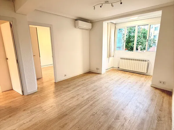 Piso en calle del Pinar del Rey, 14