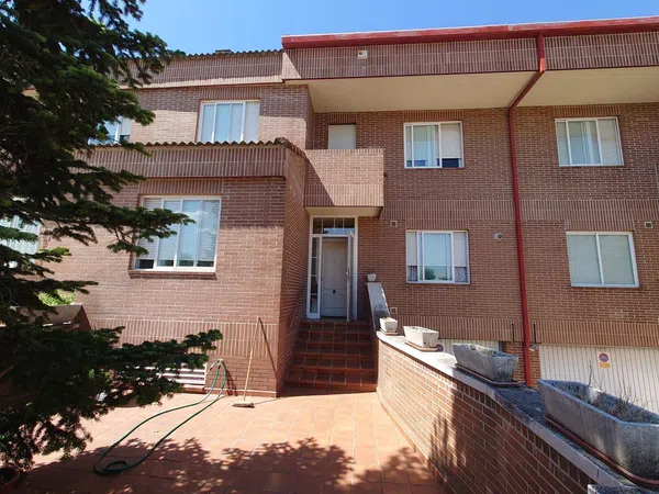 Chalet adosado en Avenida Entrepinos, 42 - Foto 1