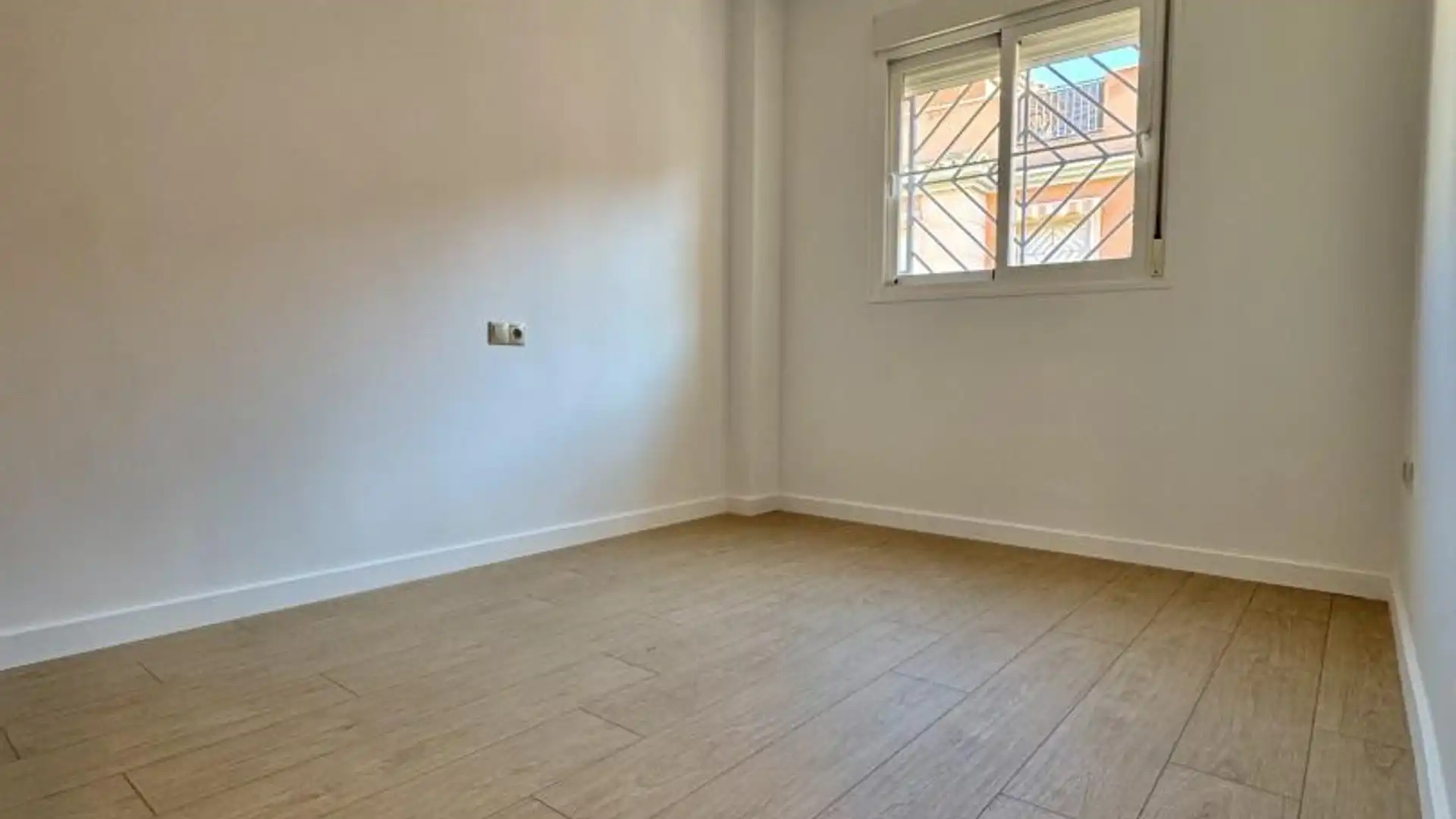 Casa adosada en  Calle Pepa Flores Marisol 30 - Foto 13