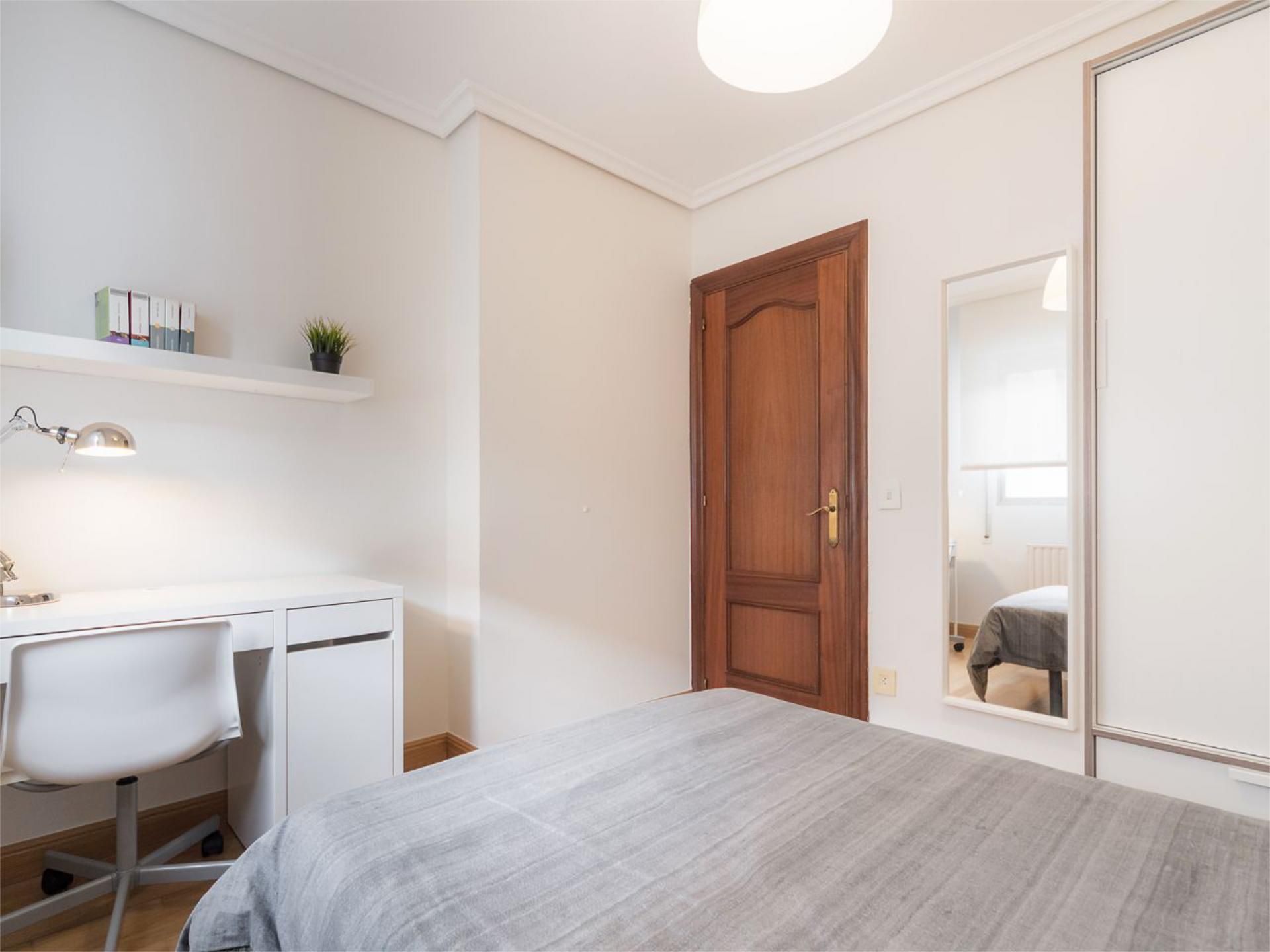 Piso en  Calle de Irunlarrea 50 - Foto 9