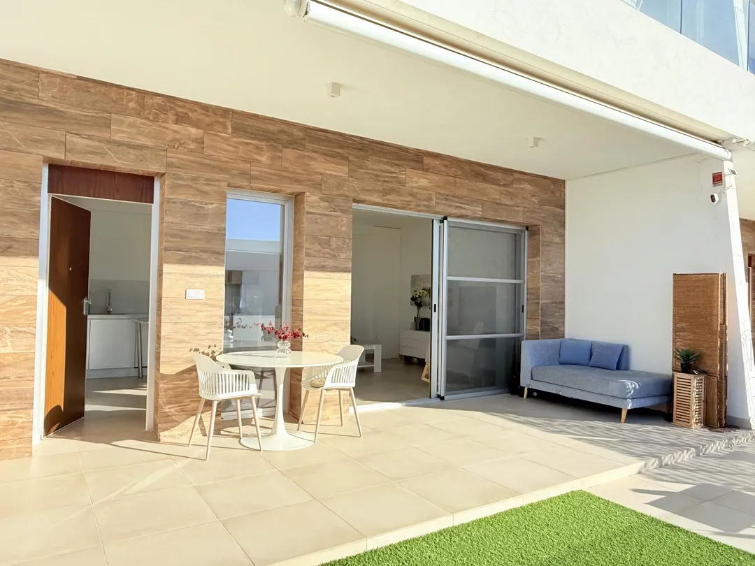 Planta baja en  Carrer d'Equador 22 - Foto 2