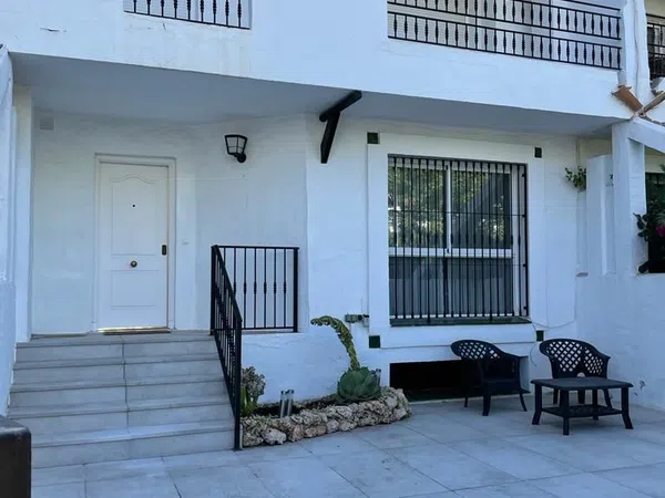 Chalet adosado en Urbanización Los Naranjos de Marbella, 42, La Dama de Noche-La Alzambra - Foto 1