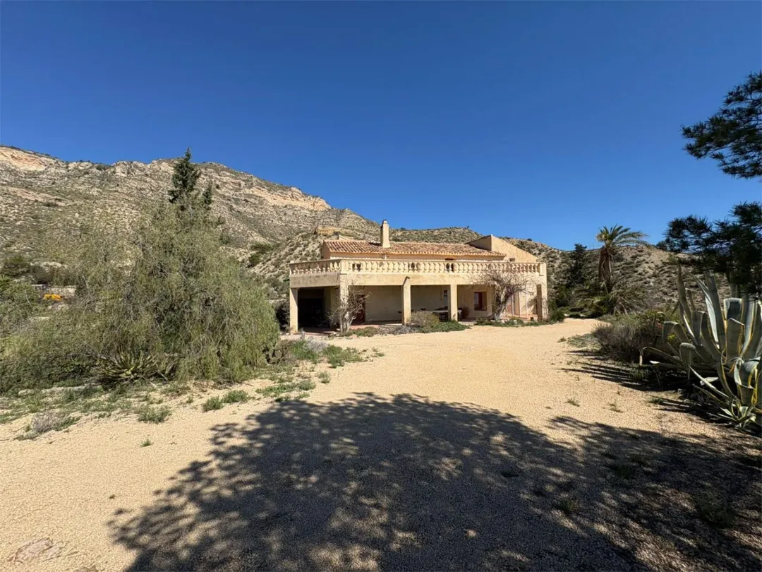 Finca rústica en  Carrer de Xixona 38 - Foto 1