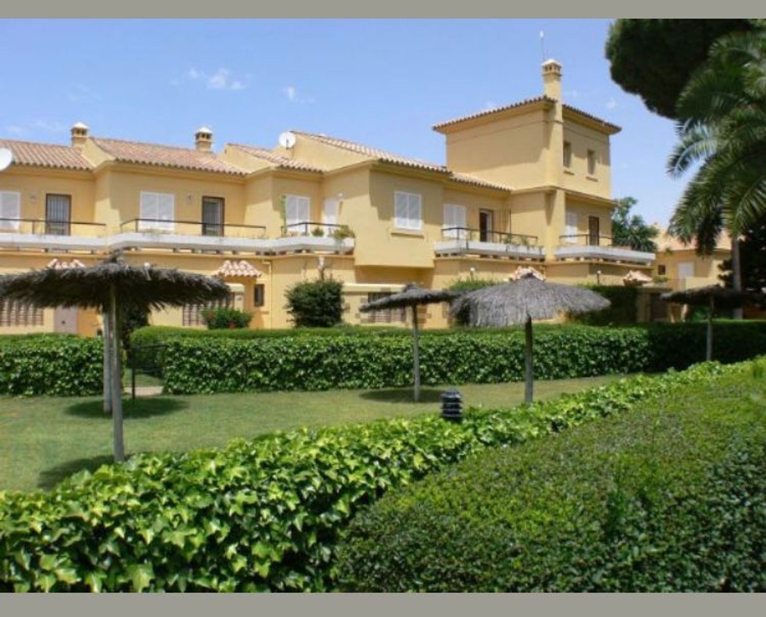 Chalet adosado en Novo Sancti Petri s/n - Foto 1