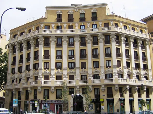 Piso en calle de alberto aguilera, 11