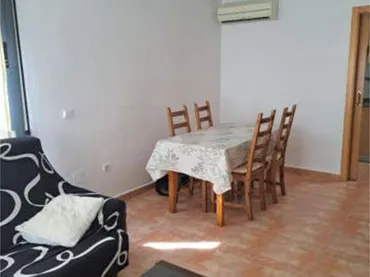 Piso en JUNTO CENTRO DE SALUD - Foto 2