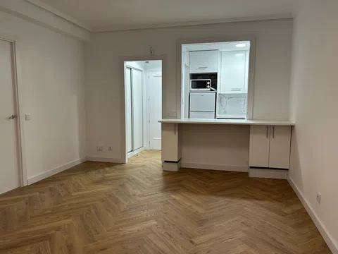 Estudio en calle de Ferrer del Río, 35