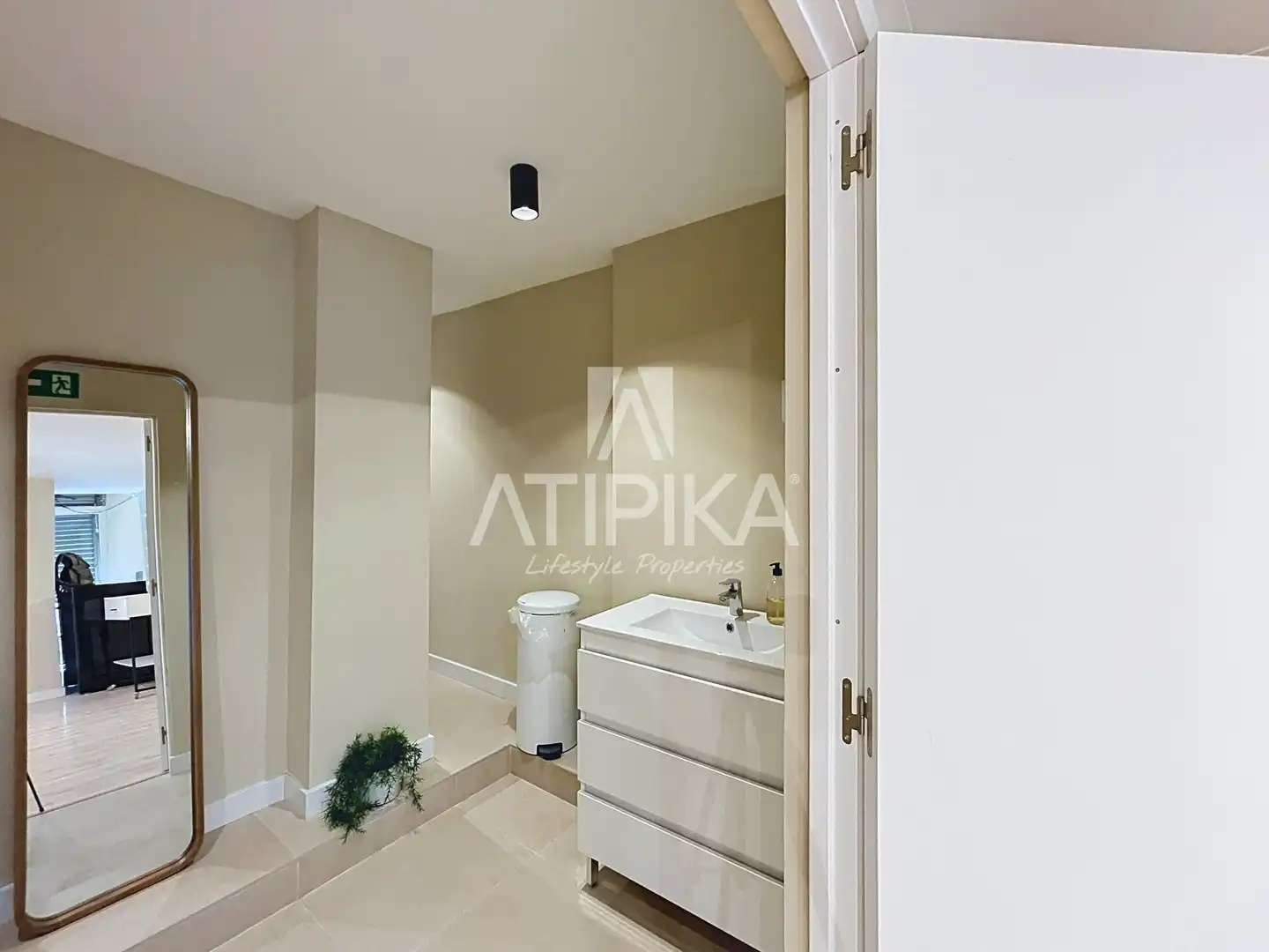Local comercial en  Barcelona Capital - Foto 15