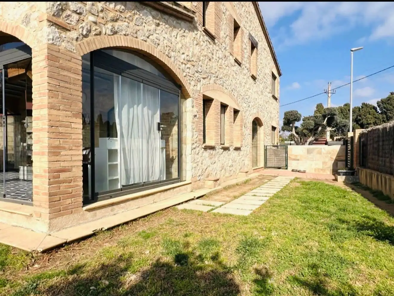Chalet en  Carrer de Monturiol 1 - Foto 3