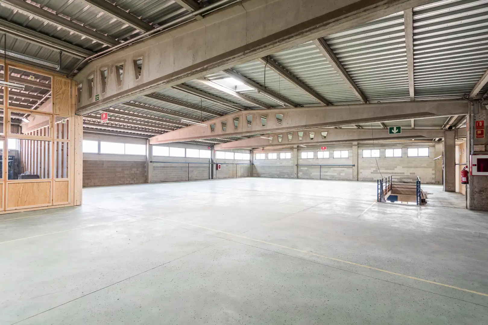 Nave Industrial en Cornellà de Llobregat - Foto 3