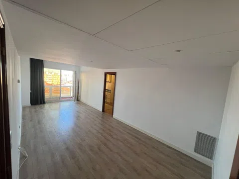 Piso en avenida de Cesáreo Alierta, 23