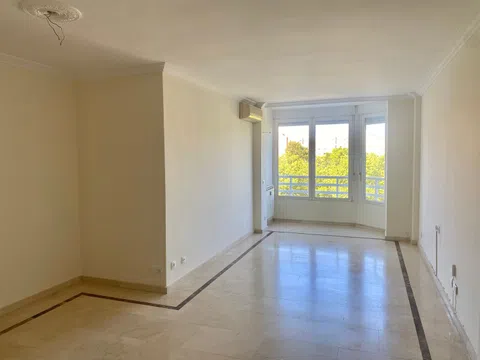Piso en calle de Embajadores, 173