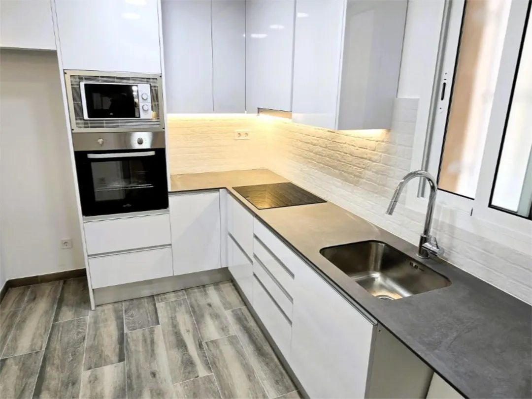 Piso en  Carrer de Concepción Arenal 144 - Foto 2