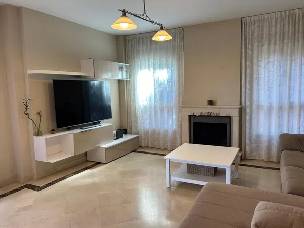 Casa independiente en calle Jardines del Águila s/n - Foto 1