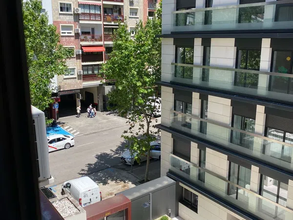 Piso en calle de Clara del Rey, 24