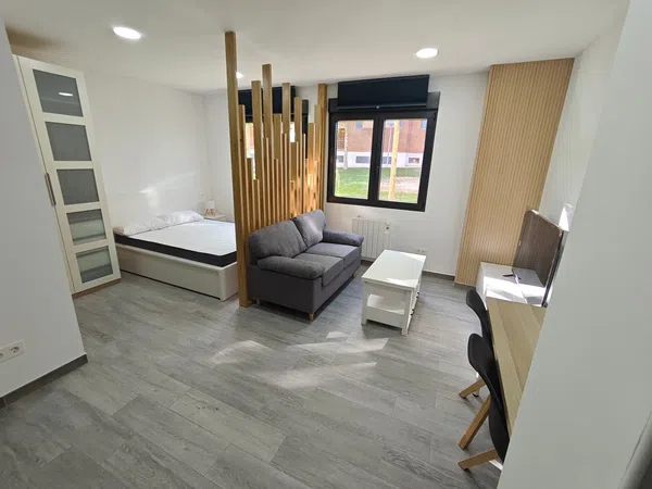 Piso en calle Jesús García Bernalt, 1 - Foto 2