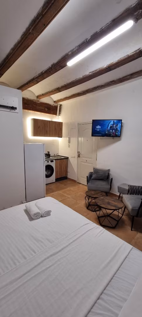 Estudio en  Carrer del Bisbe 6