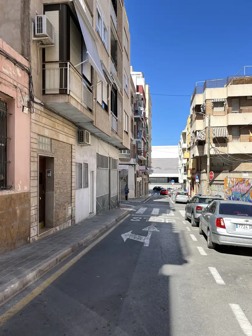 Local comercial en  Calle Teniente Llorca 26 - Foto 6