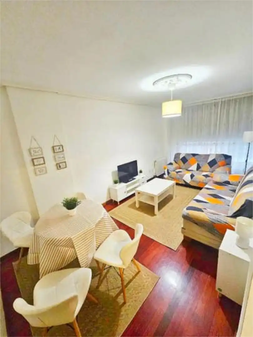 Piso en Numancia - Foto 2