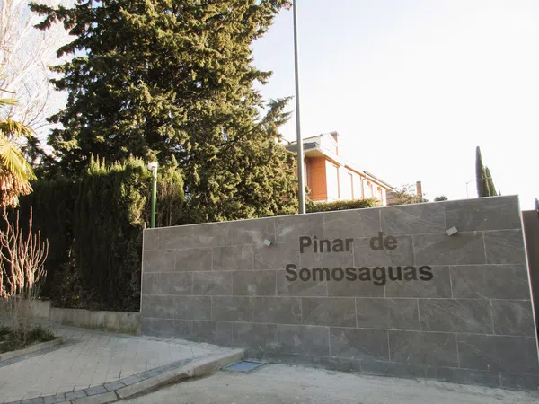 Chalet adosado en Calle Ancla, Somosaguas - Foto 1