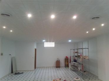 Local comercial en  Calle Carlos Arruza 6 - Foto 1