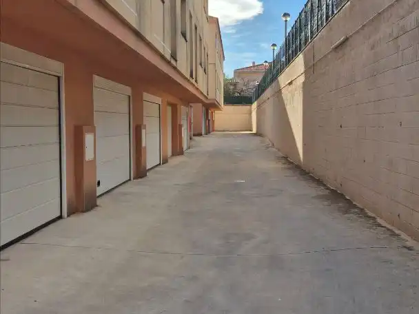 Casa adosada en  Carrer de Miquel Martí i Pol 2 - Foto 49