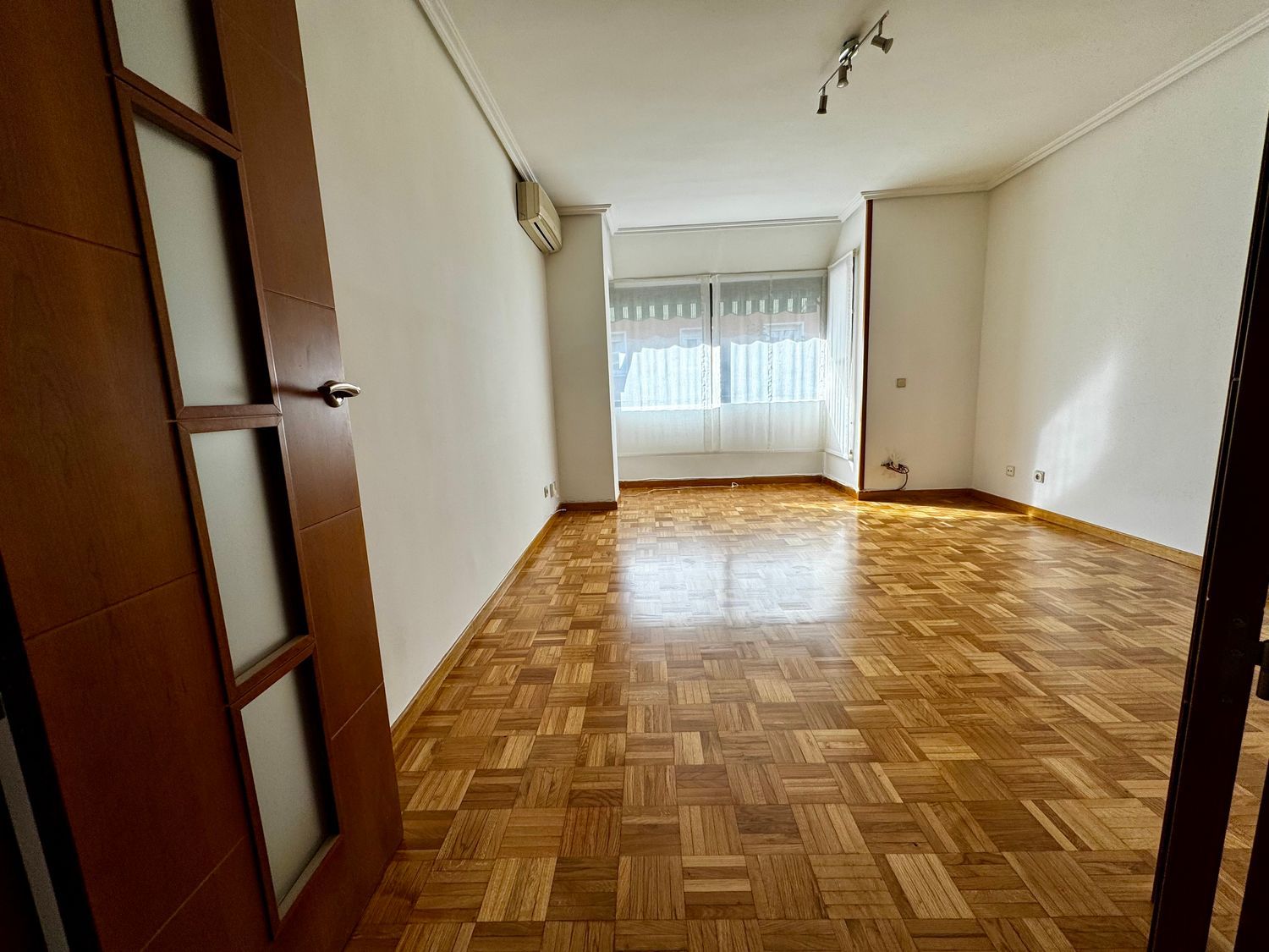 Piso en calle Sánchez Pacheco, 31 - Foto 2