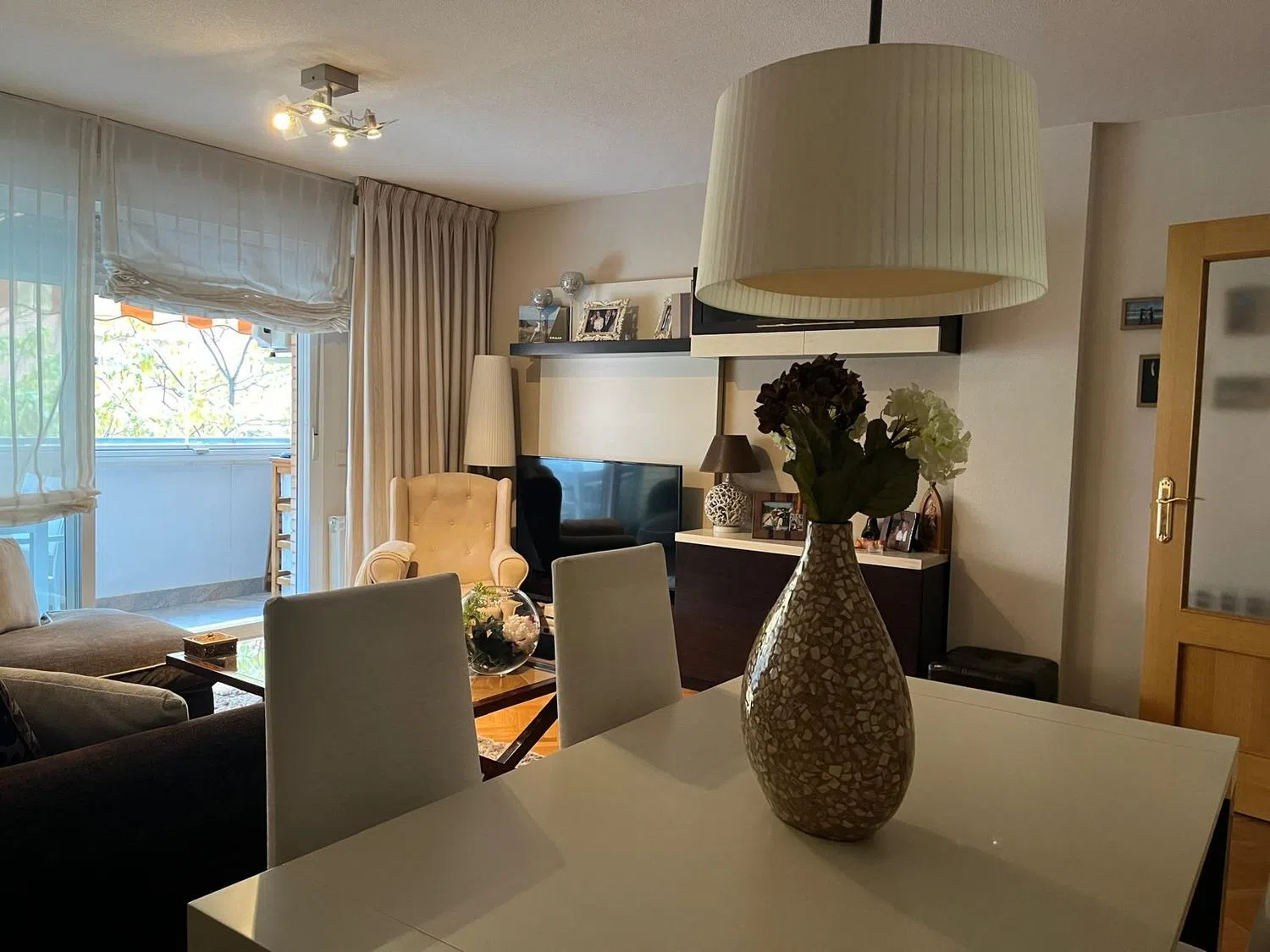 Piso en calle París, 20 - Foto 2