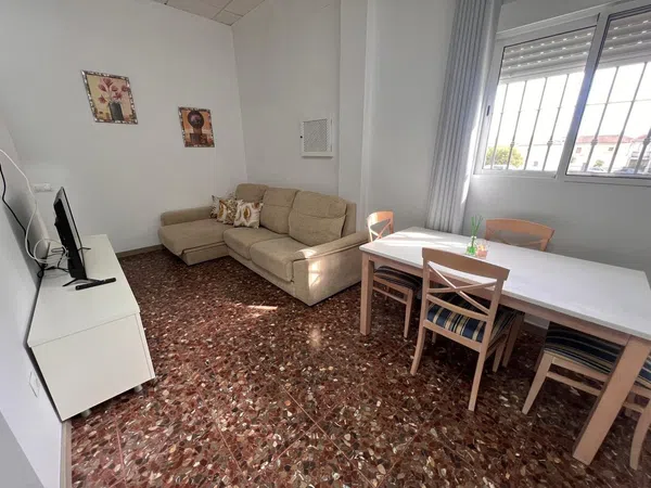 Piso en Calle Totalán - Foto 1