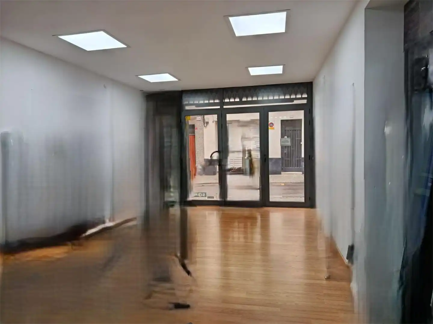 Local comercial en  Carrer de Joan Maragall 28 - Foto 4
