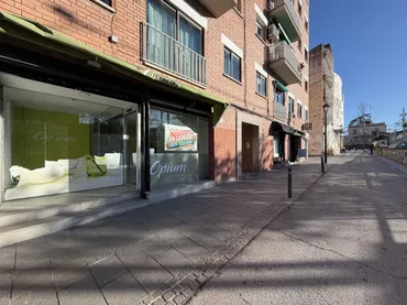Local comercial en  Avinguda Lluís Companys i Jover 6 - Foto 2